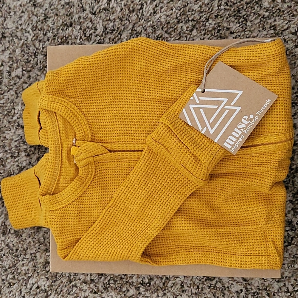 BNWT Muse Threads bamboo footie